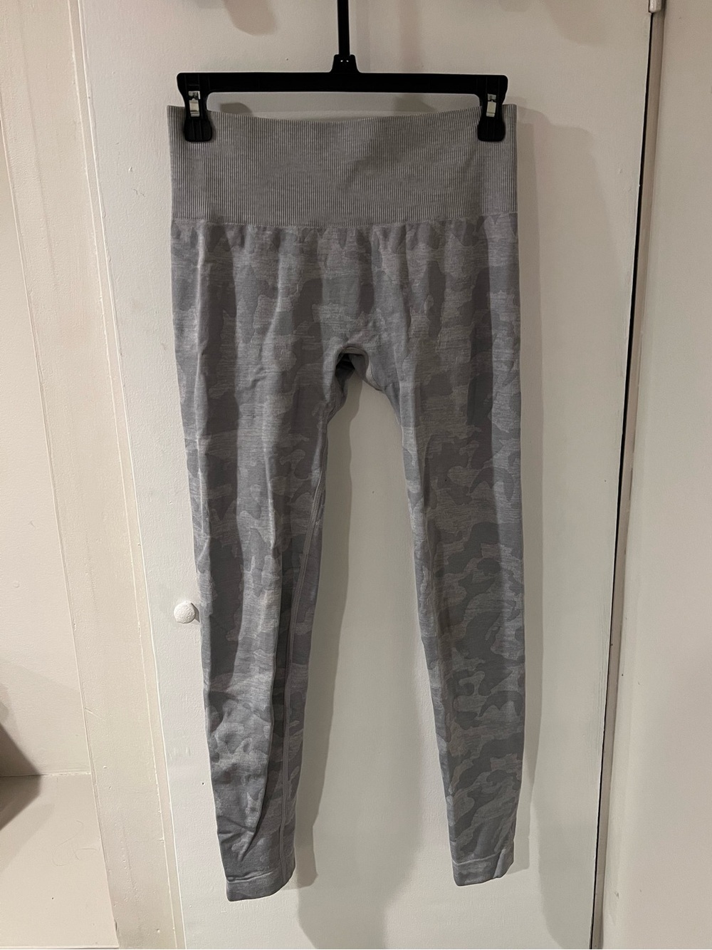 Grey Camo Seamless Leggings - Picture 2 of 3